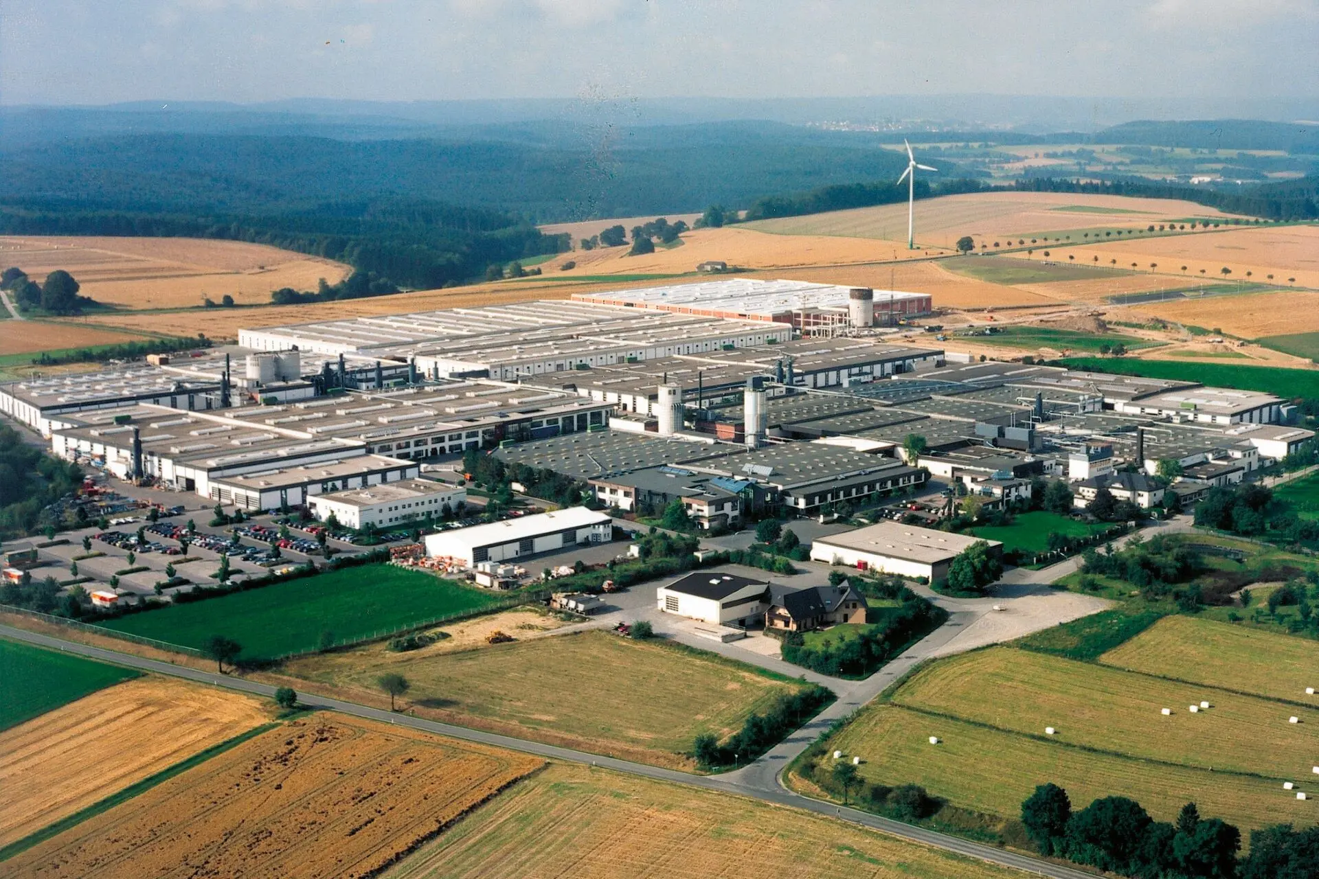 Vista aérea de la fábrica MEISTERWERKE en el año 2000